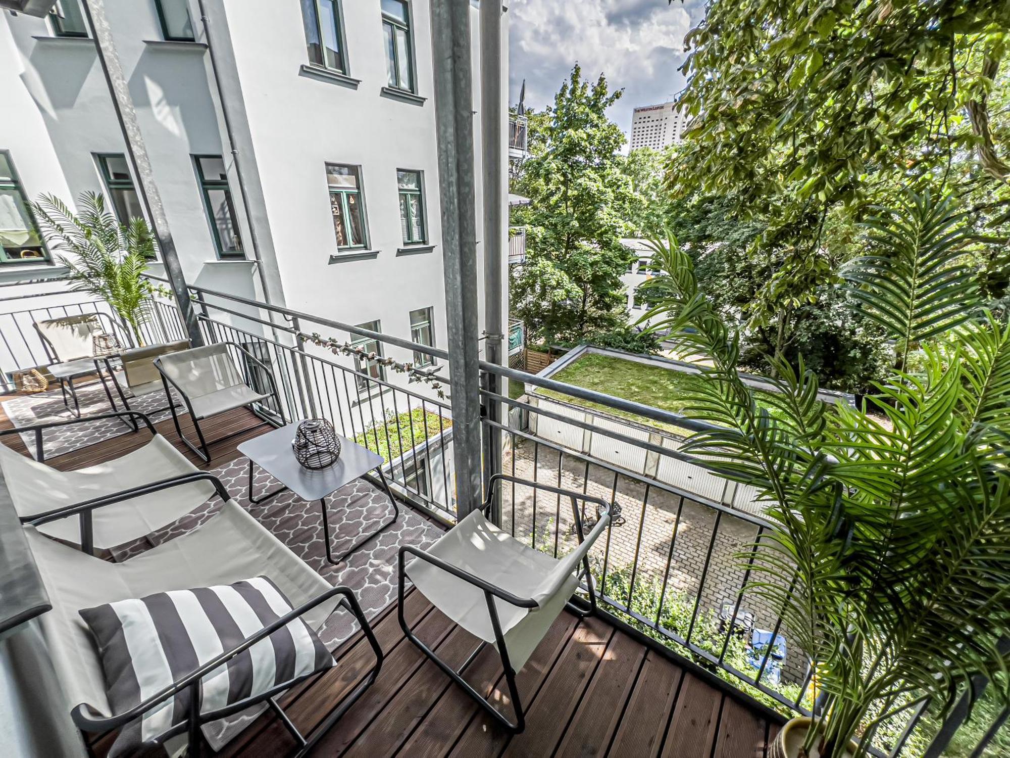 Grosse 3 Schlafzimmer Unterkunft Mit Kueche, Bad, Waschmaschine & Balkon Am Zoo Leipzig Exterior foto