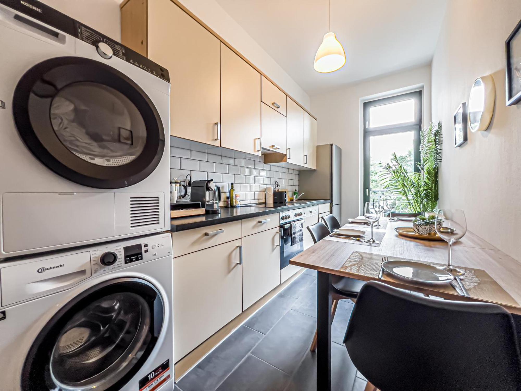 Grosse 3 Schlafzimmer Unterkunft Mit Kueche, Bad, Waschmaschine & Balkon Am Zoo Leipzig Exterior foto